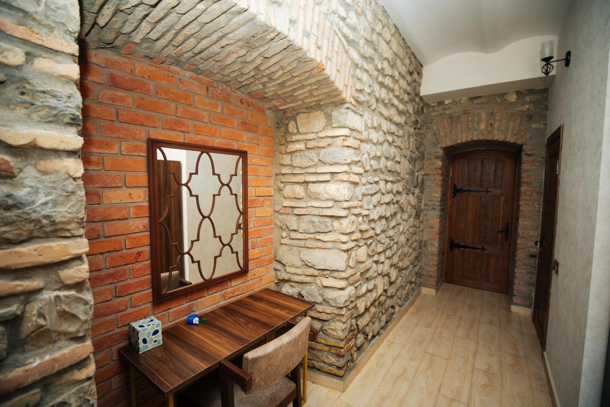 Art Hotel By Abad Guest Şǝki Esterno foto