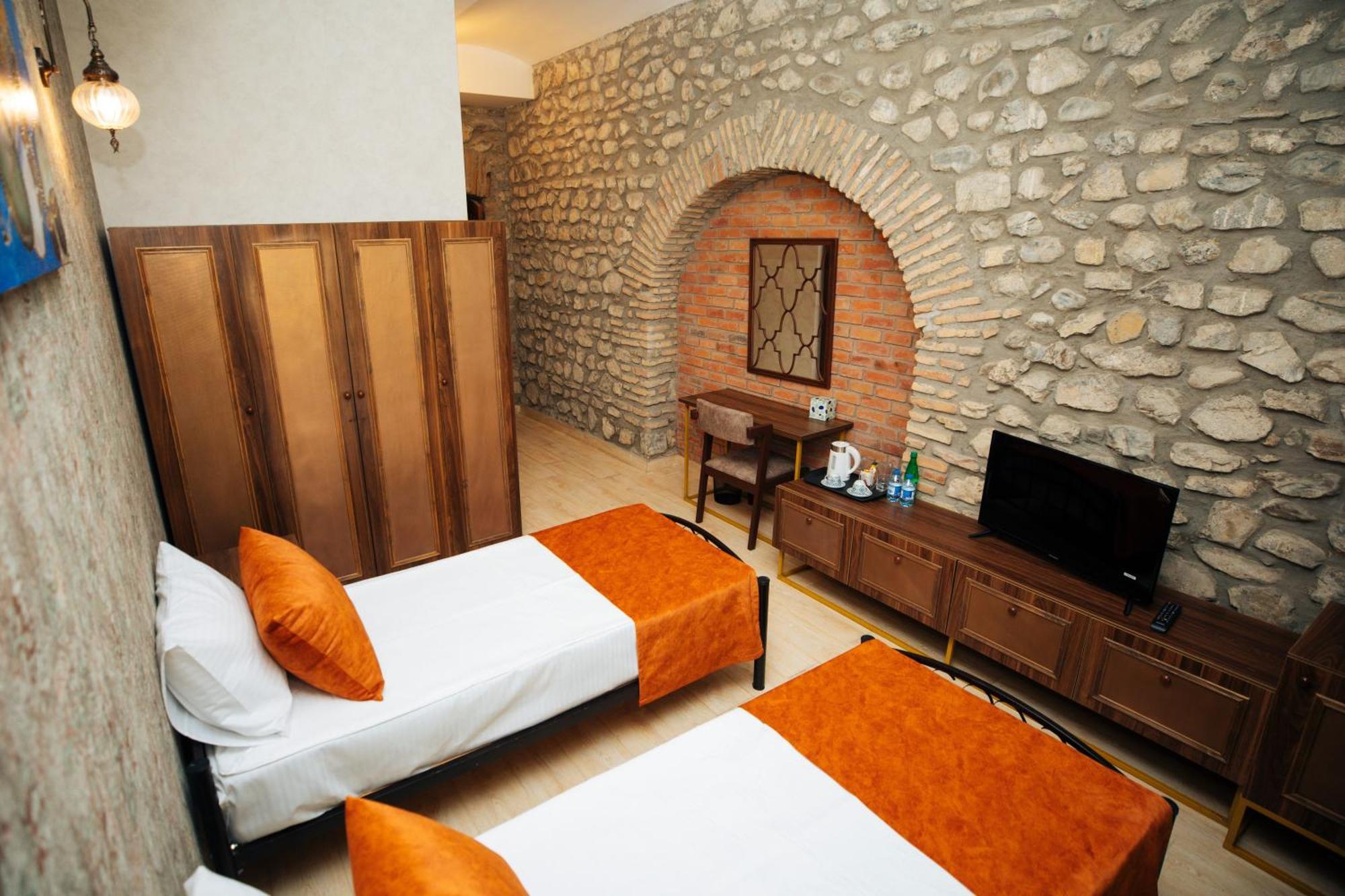 Art Hotel By Abad Guest Şǝki Esterno foto