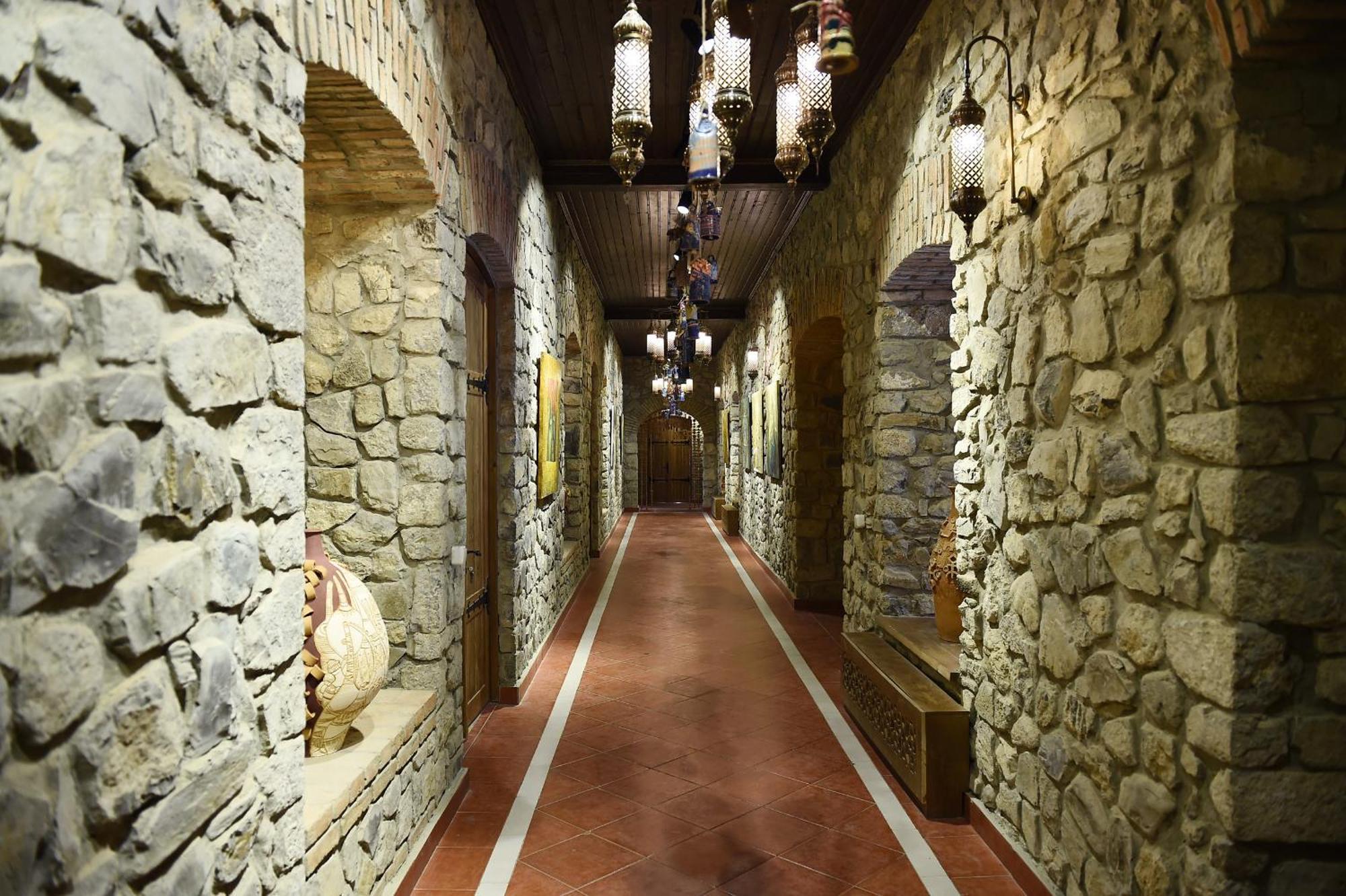 Art Hotel By Abad Guest Şǝki Esterno foto