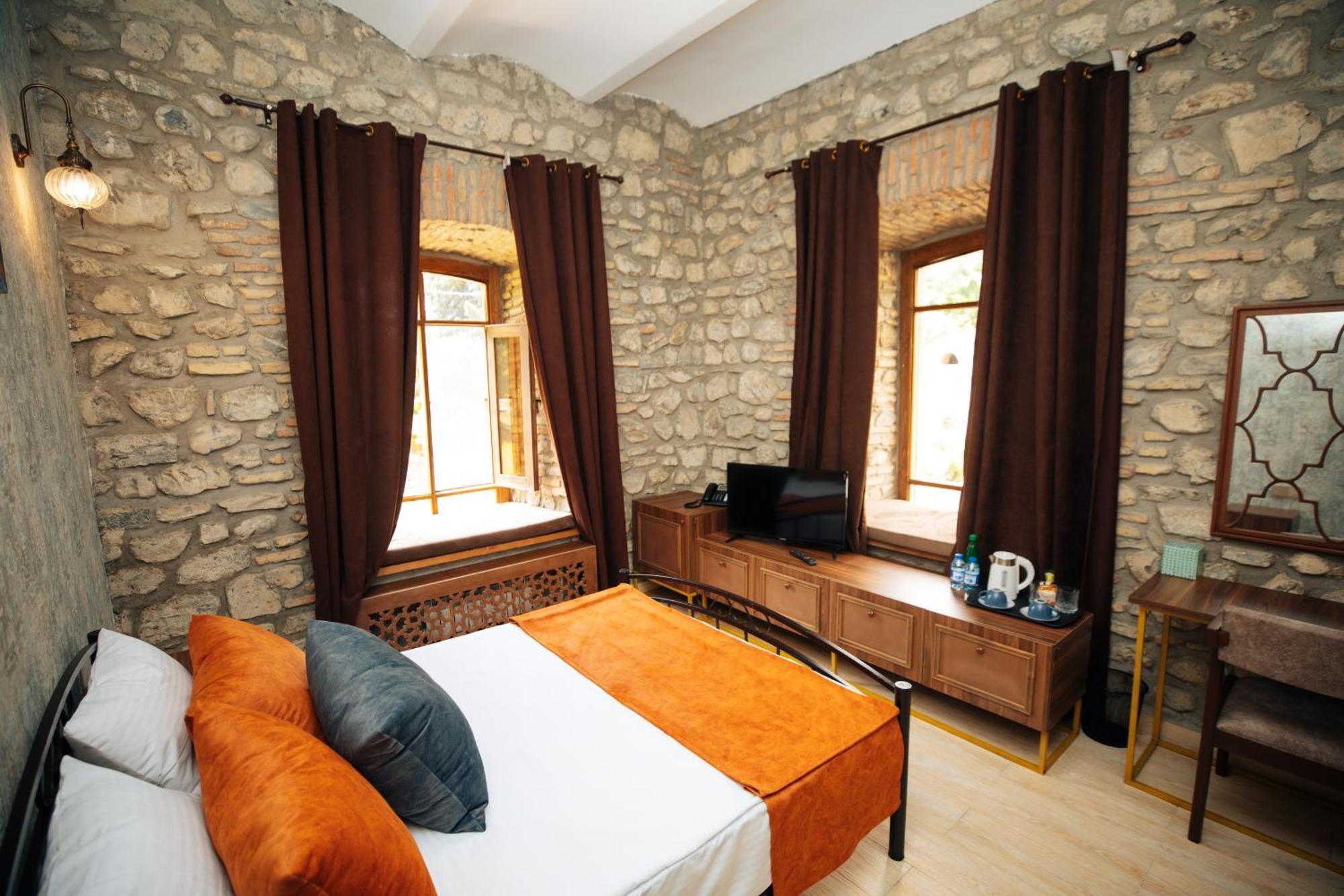 Art Hotel By Abad Guest Şǝki Esterno foto