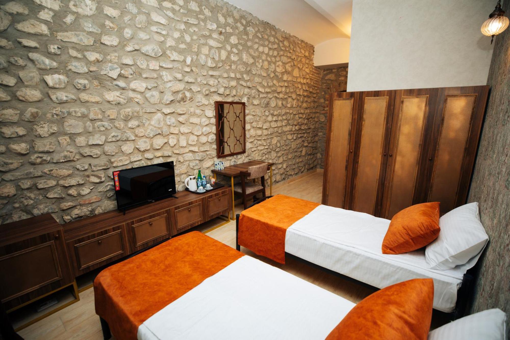 Art Hotel By Abad Guest Şǝki Esterno foto