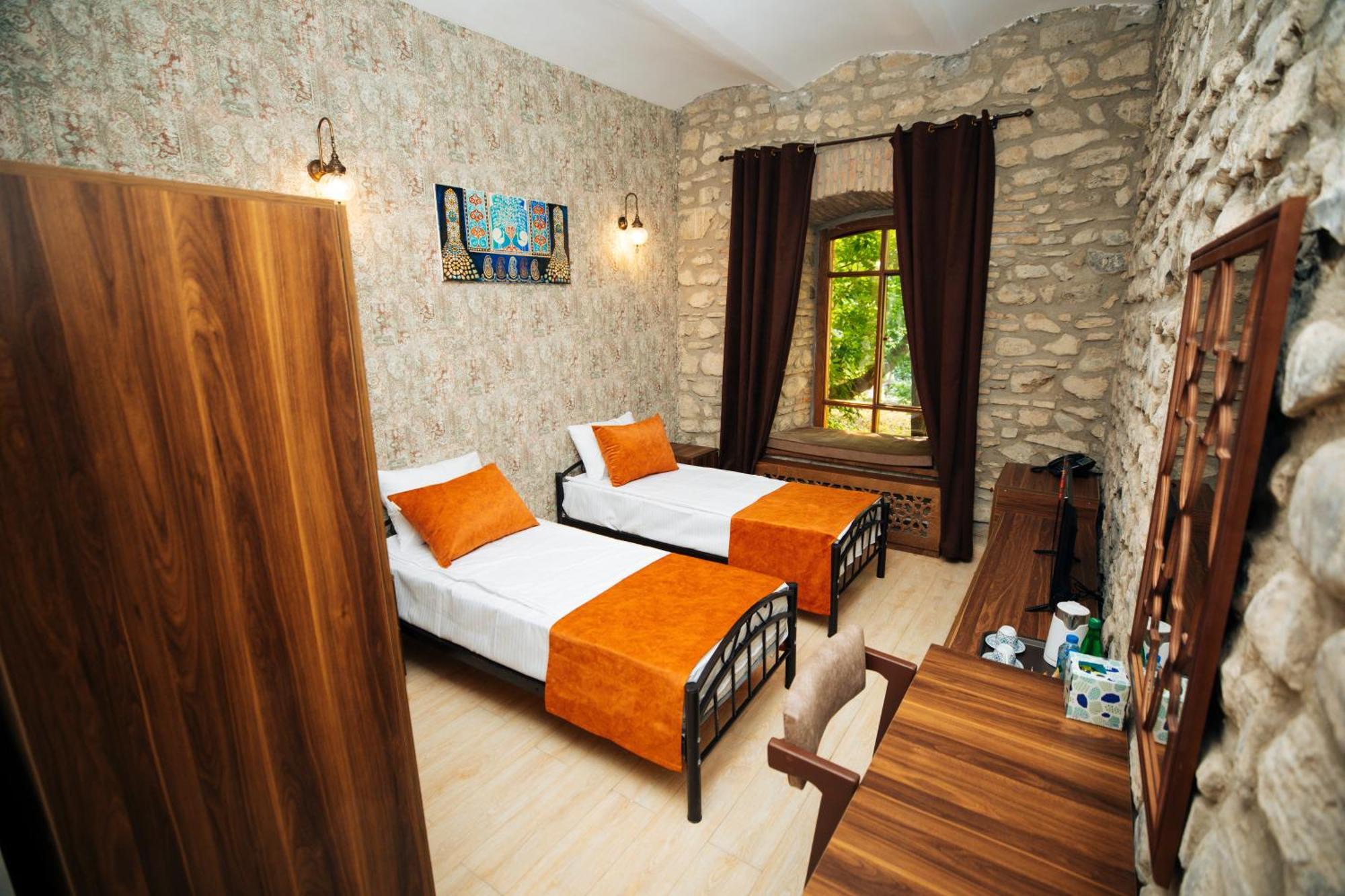 Art Hotel By Abad Guest Şǝki Esterno foto