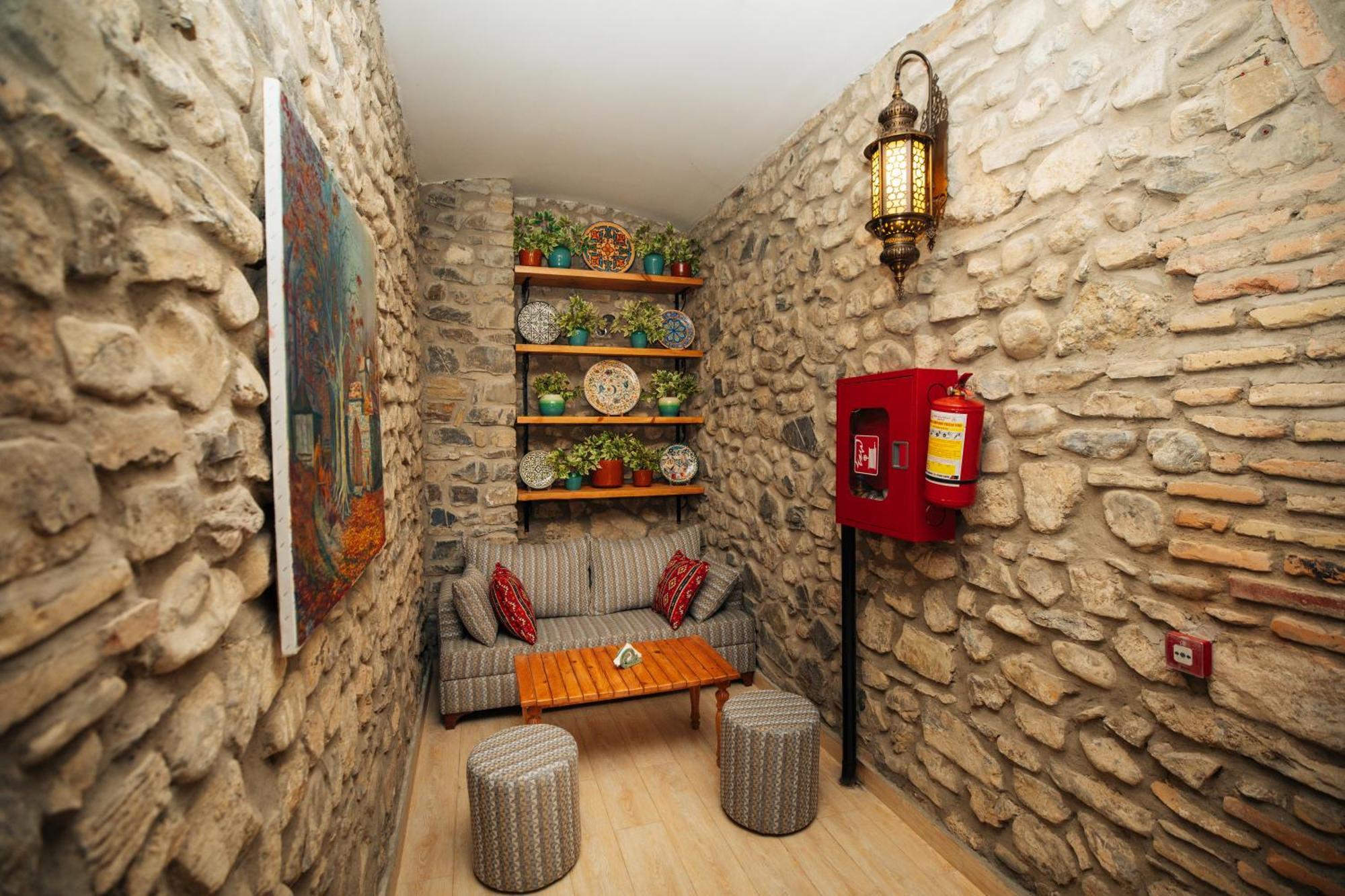 Art Hotel By Abad Guest Şǝki Esterno foto