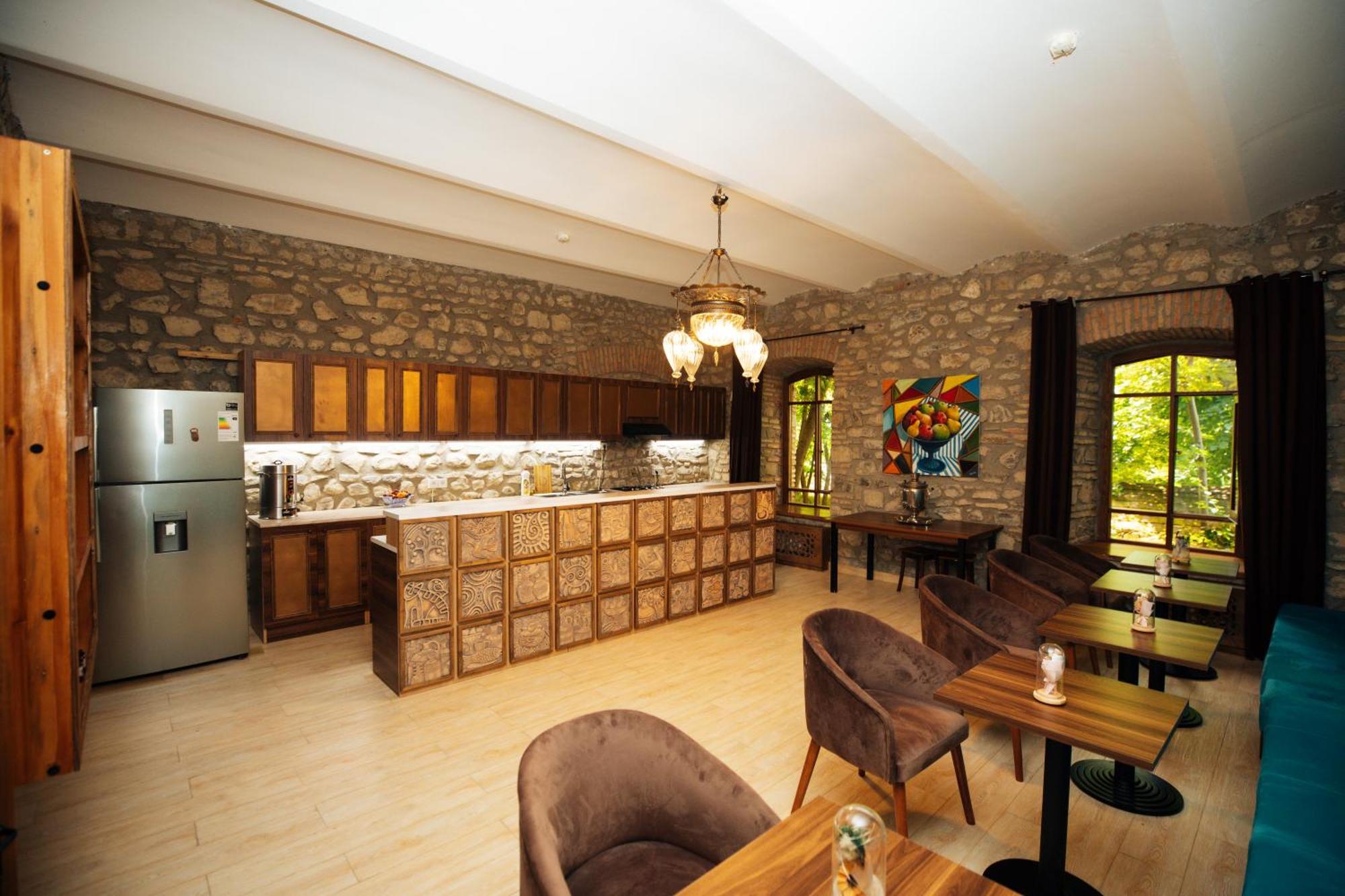 Art Hotel By Abad Guest Şǝki Esterno foto