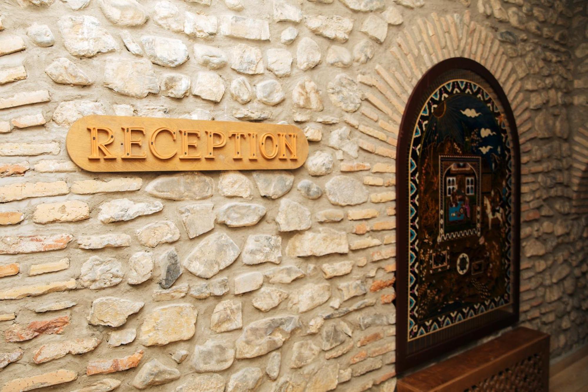 Art Hotel By Abad Guest Şǝki Esterno foto